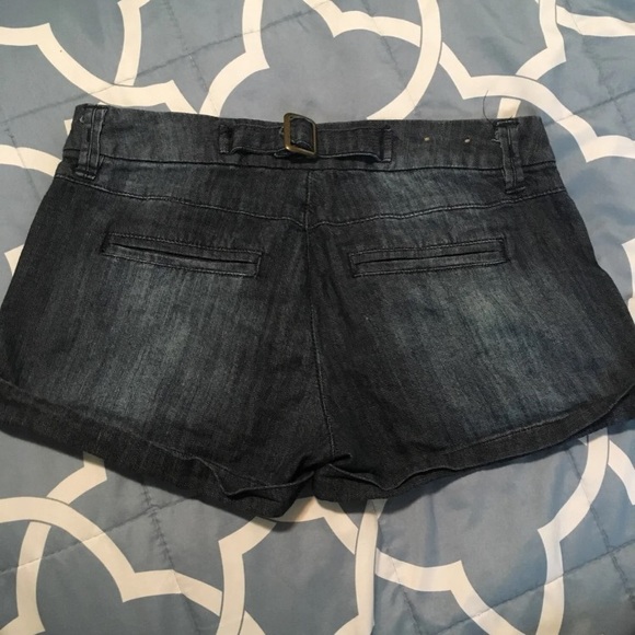 Shorts - Picture 2 of 3